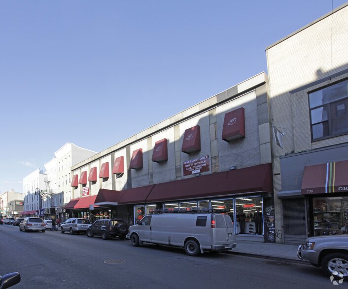Primary Photo Of 742-750 Manhattan Ave, Brooklyn Coworking Space