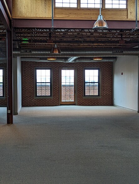 More Photos Of 900 S Wolfe St, Baltimore Office For Sale