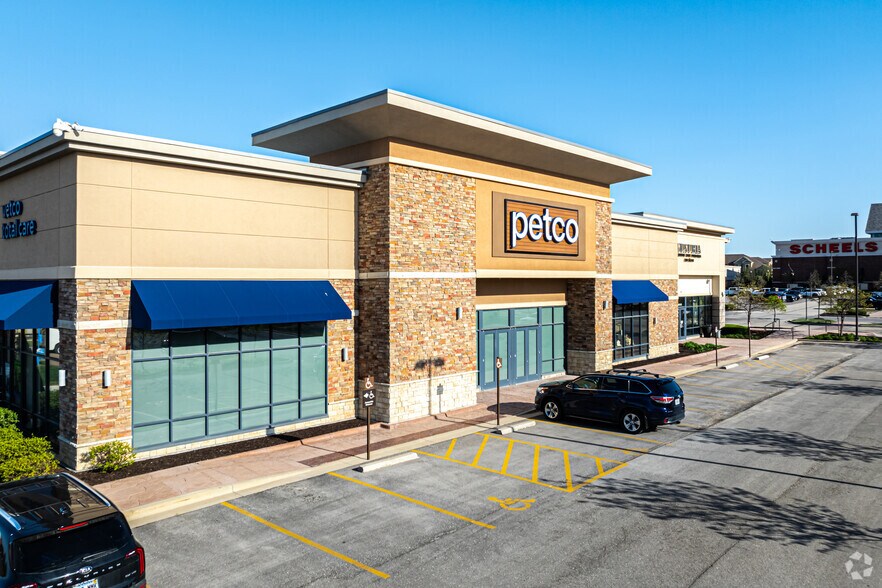 More Photos Of 6401 W 135th St, Overland Park Freestanding For Lease