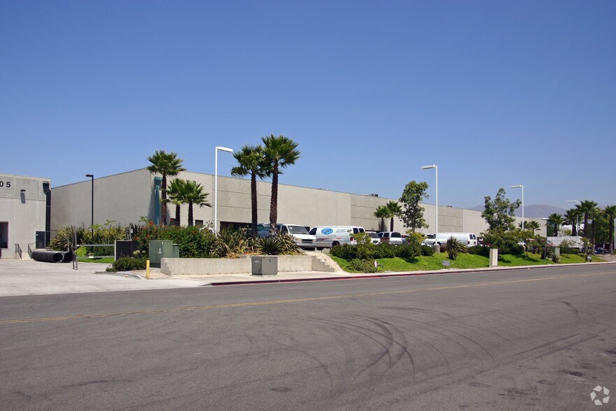 More Photos Of 9668 Heinrich Hertz Dr, San Diego Warehouse For Lease