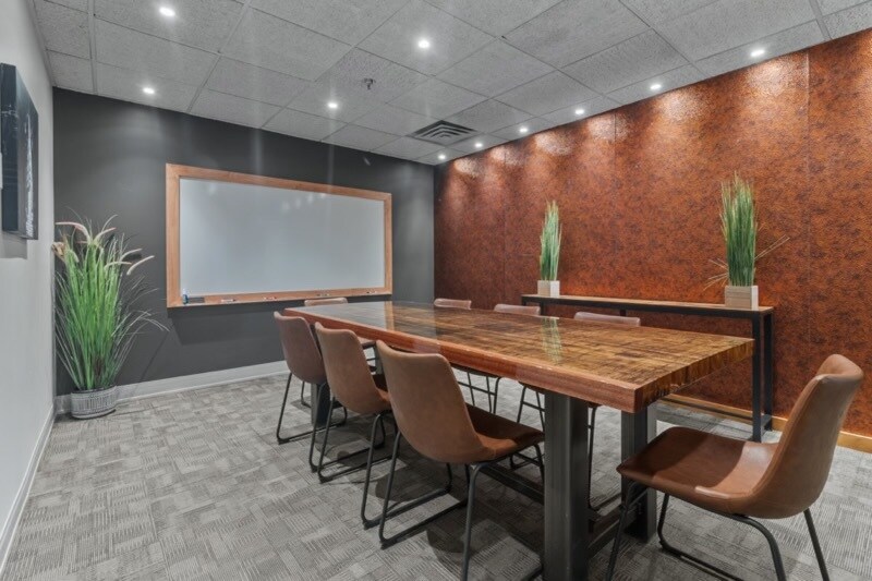 More Photos Of 555 S Perryville Rd, Rockford Office For Lease