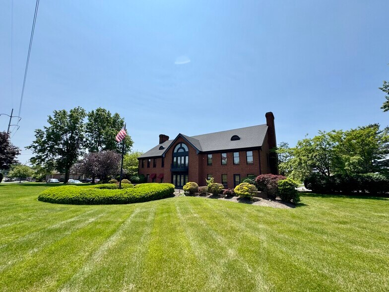 More Photos Of 4051 Whipple Ave NW, North Canton Coworking Space