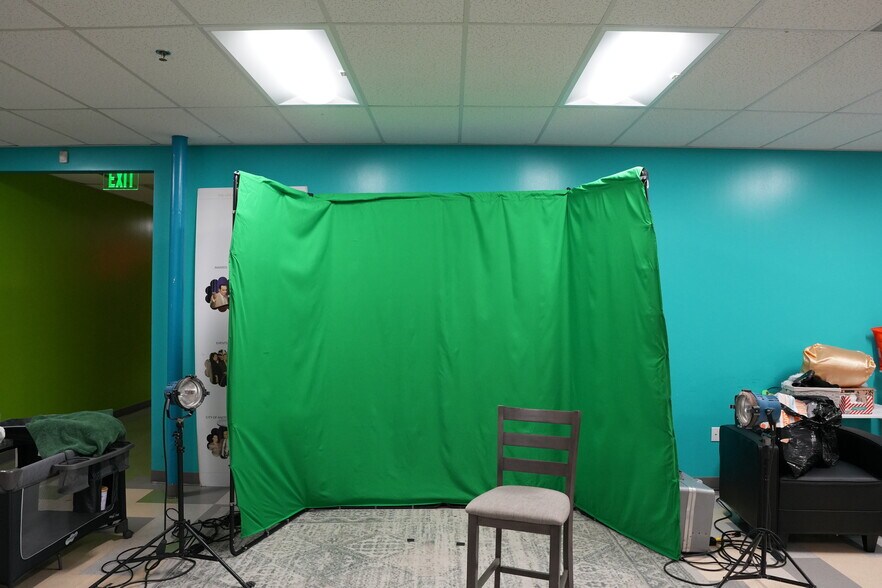 More Photos Of 4112 S Main St, Los Angeles Office For Sale