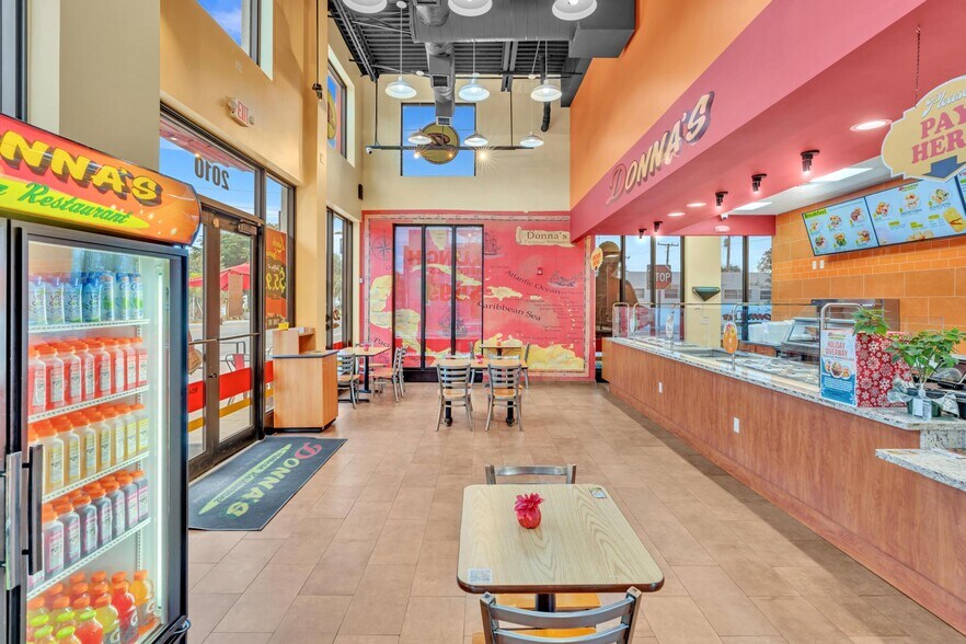 More Photos Of 2010 NW 6th St, Fort Lauderdale Fast Food For Lease