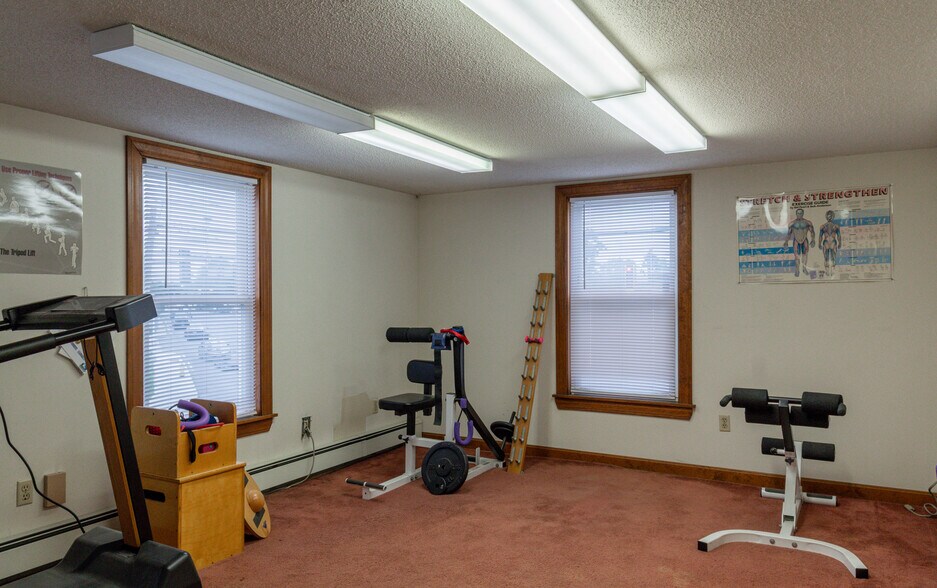 More Photos Of 1385 Congress St, Portland Office For Sale