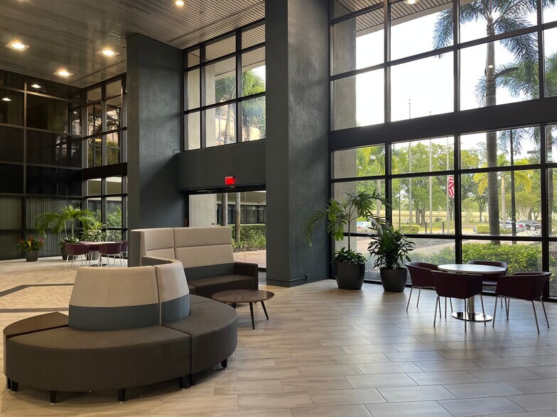 More Photos Of 2600 Lake Lucien Dr, Maitland Office For Lease