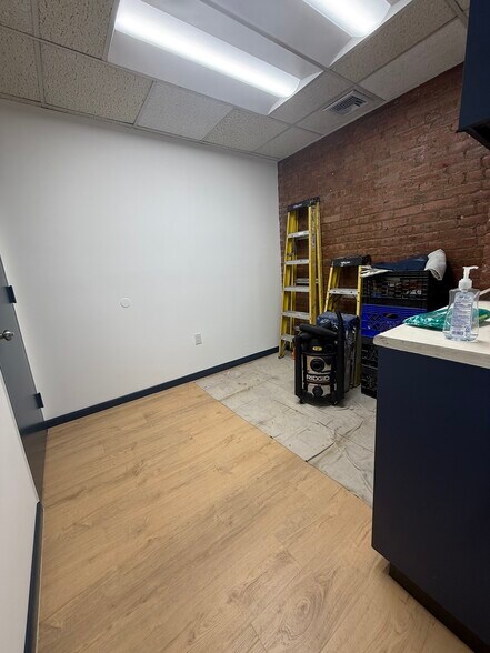More Photos Of 314 W 14th St, New York Medical For Lease