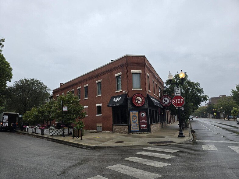 More Photos Of 4263 Lincoln Ave, Chicago Restaurant For Lease