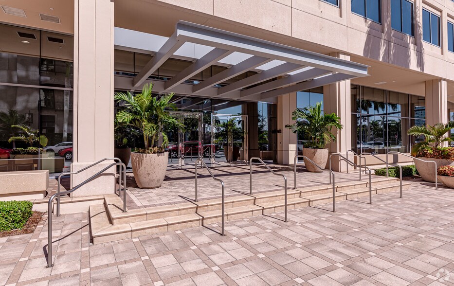 More Photos Of 525 Okeechobee Blvd, West Palm Beach Office For Lease