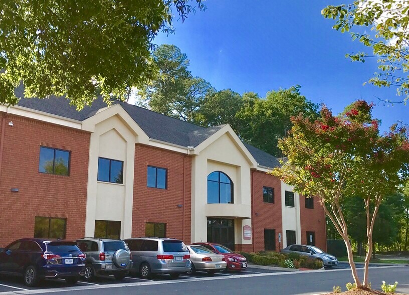 More Photos Of 11719-B Jefferson Ave, Newport News Unknown For Lease