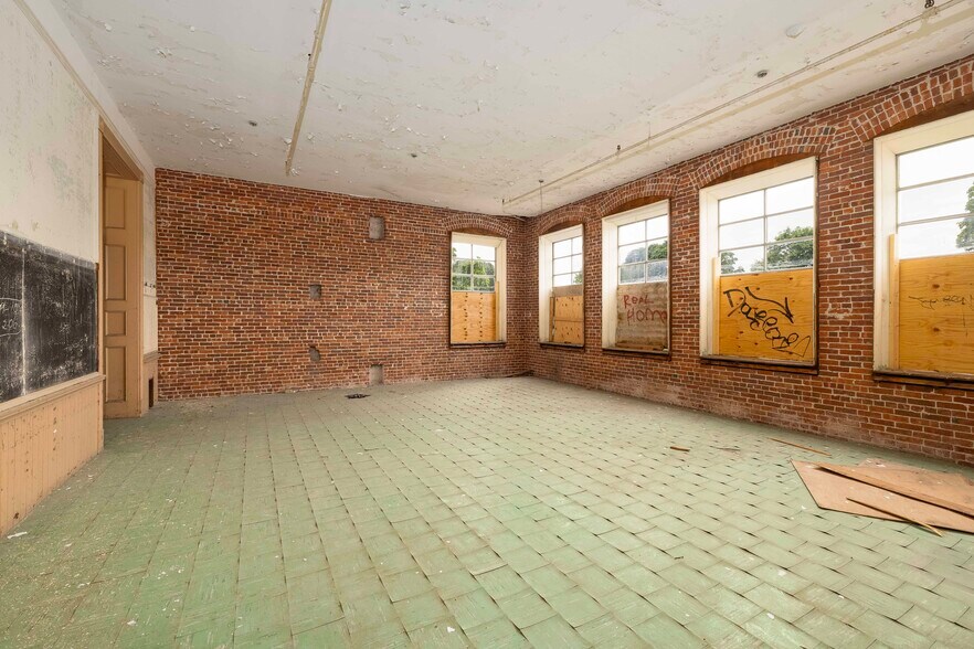 More Photos Of 167 George St, Pawtucket Apartments For Sale