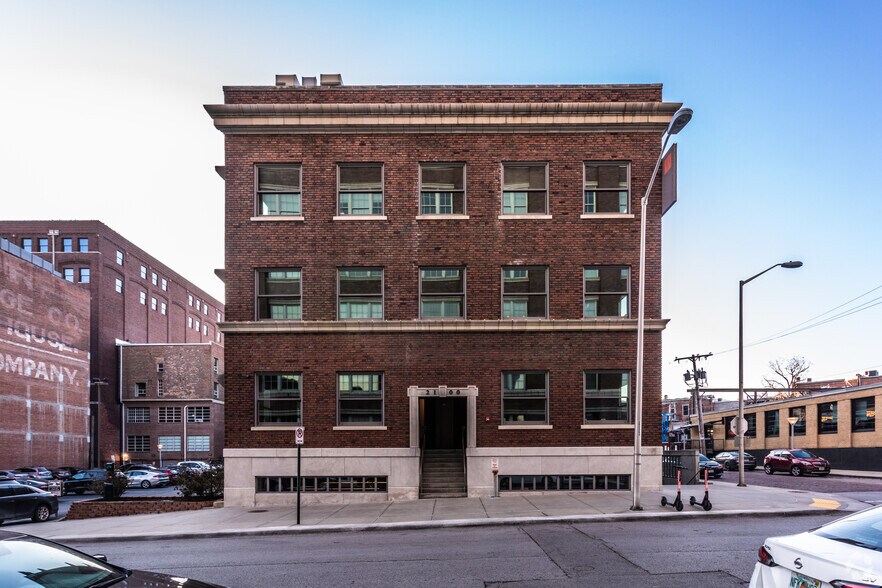 More Photos Of 2100 Central St, Kansas City Office For Lease