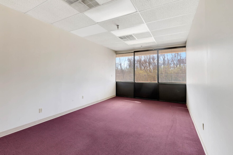 More Photos Of 3720 Amnicola Hwy, Chattanooga Unknown For Lease