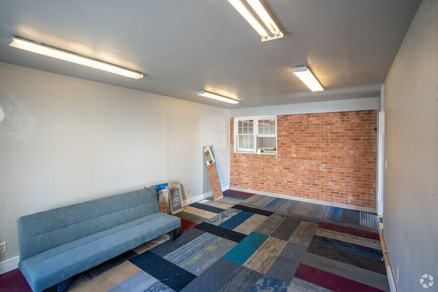 More Photos Of 1613 Ronald Dr, Raleigh Auto Dealership For Sale