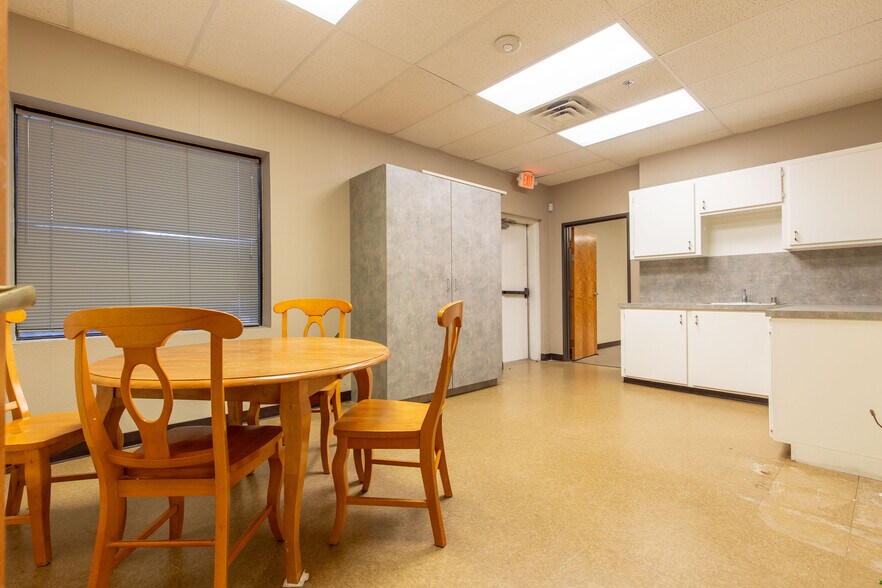 More Photos Of 1022 S Greenville Ave, Allen Unknown For Lease