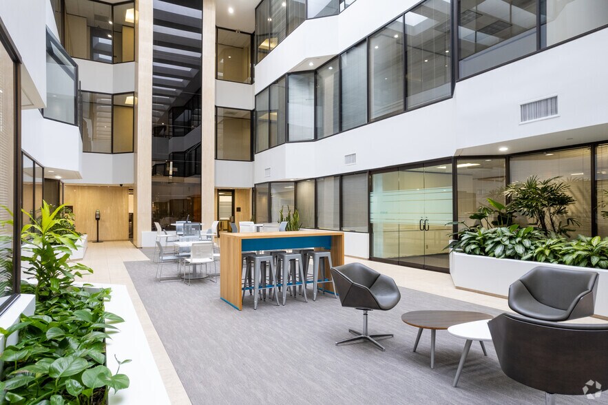 More Photos Of 1155 Dairy Ashford Rd, Houston Office For Lease