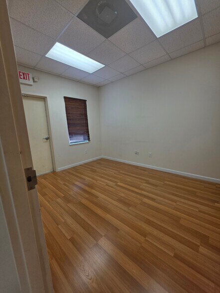 More Photos Of 19121 W Little York, Katy Medical For Lease
