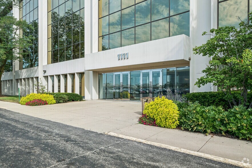 More Photos Of 1111 E Touhy Ave, Des Plaines Office For Sale