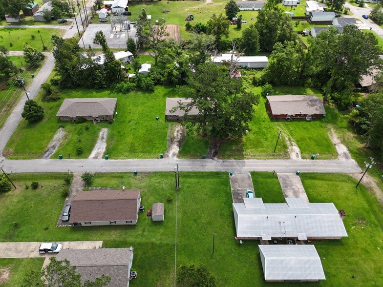 Primary Photo Of 902 Shady Ln, Dequincy Apartments For Sale