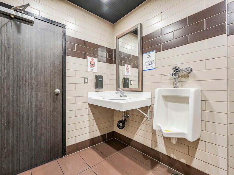 More Photos Of 51 Kaska Rd, Sherwood Park Fast Food For Sale