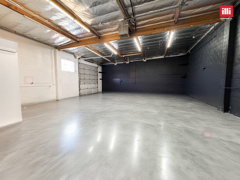 More Photos Of 20600-20630 Lassen St, Chatsworth Warehouse For Lease