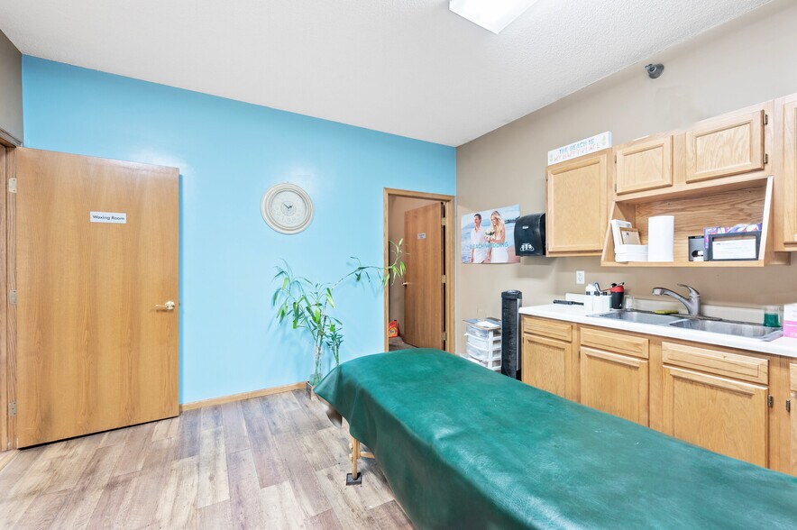 More Photos Of 8557 Wyoming Ave N, Brooklyn Park Light Distribution For Sale