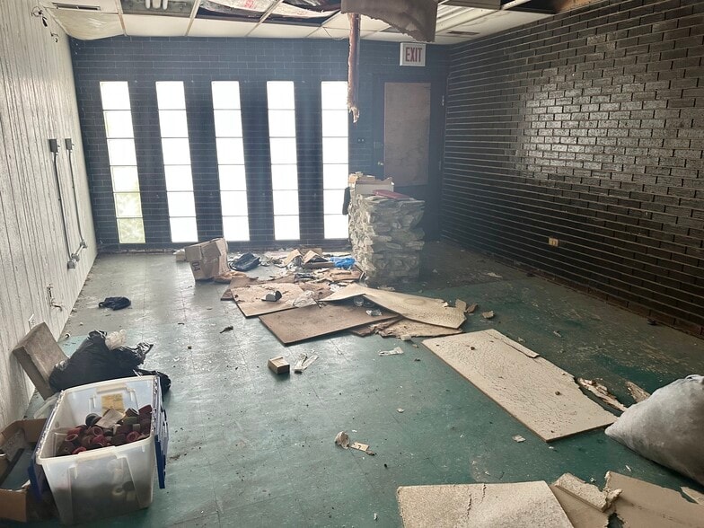 More Photos Of , Hazel Crest General Retail For Sale