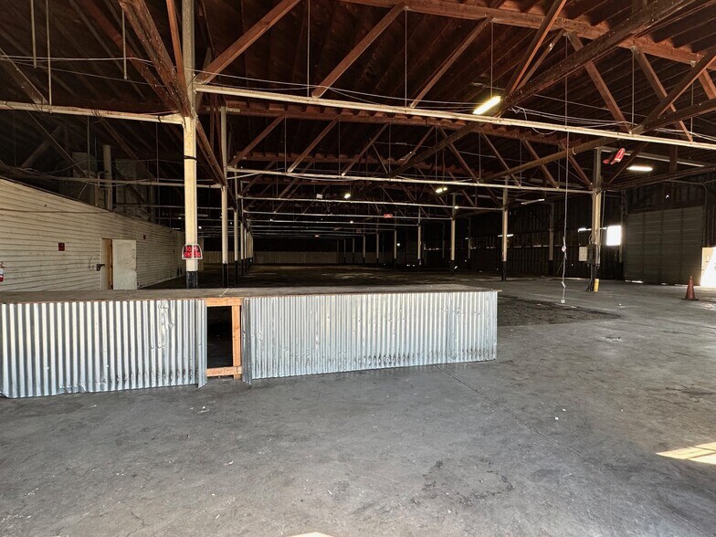 More Photos Of 1234 S Aurora St, Stockton Warehouse For Lease
