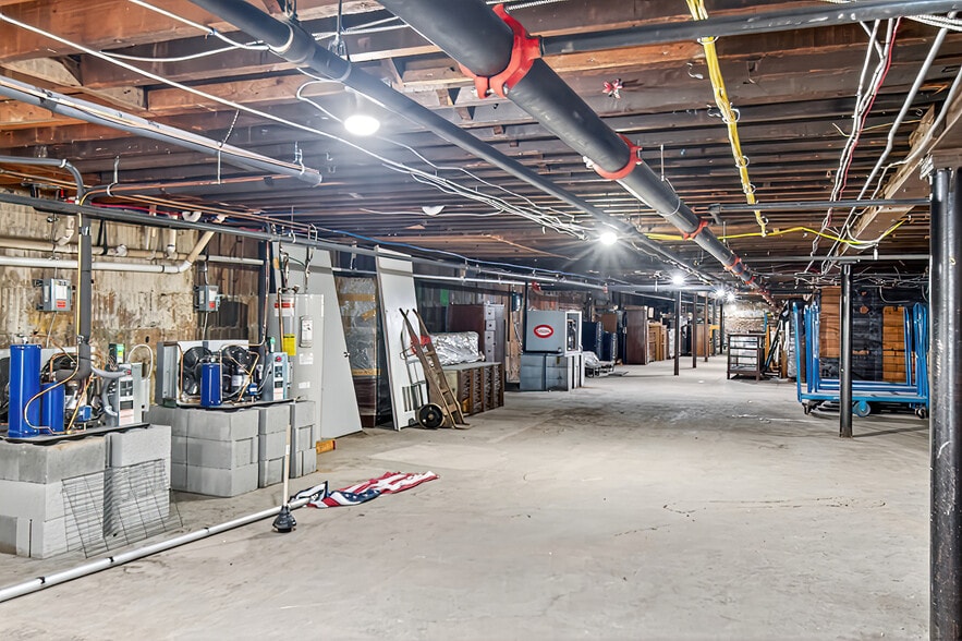 More Photos Of 17 W Front St, Keyport General Retail For Lease