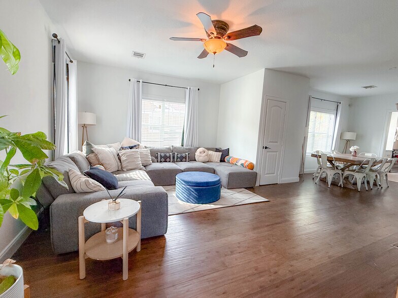 More Photos Of , Houston Multifamily For Sale