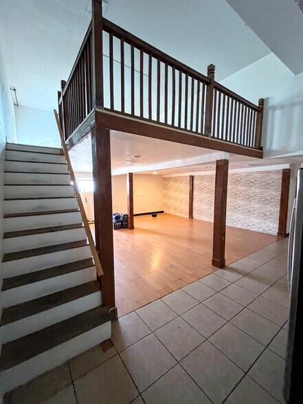 More Photos Of 106 E Tarpon Ave, Tarpon Springs Apartments For Lease