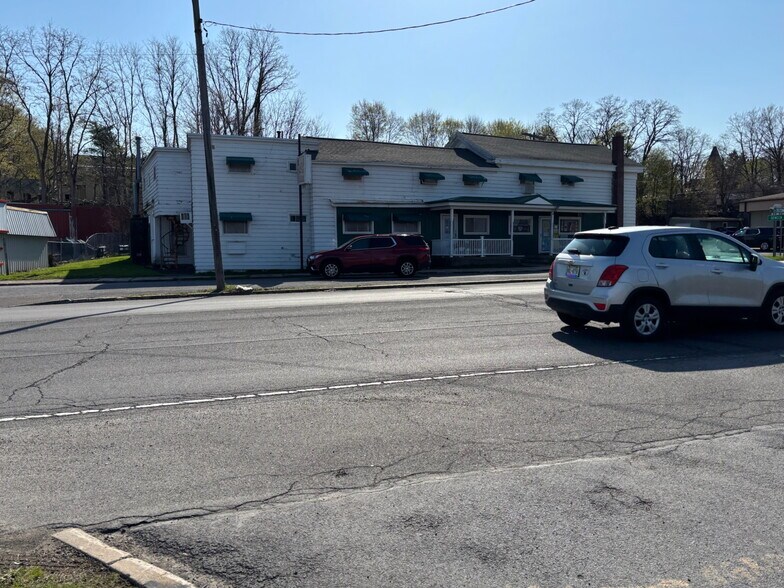 More Photos Of 201 Seneca St, Fulton Freestanding For Sale