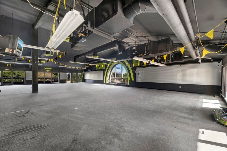 More Photos Of 1714 Newbury Rd, Newbury Park General Retail For Lease