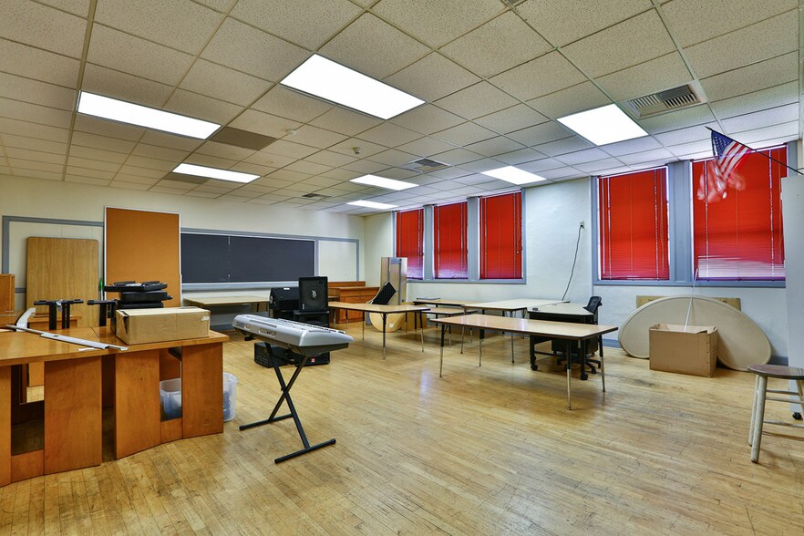 More Photos Of 1 W Campbell Ave, Campbell Office For Lease