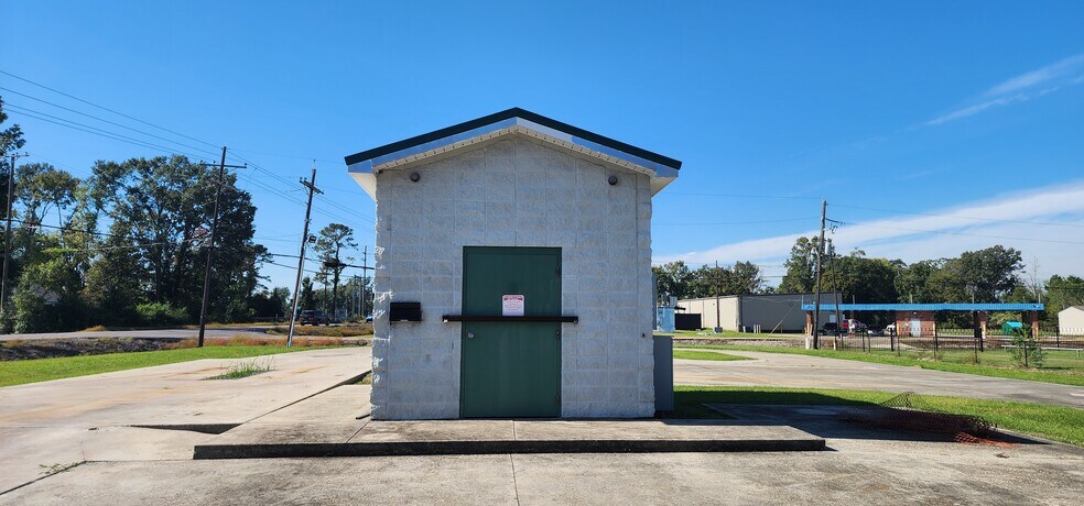 More Photos Of 37044 Perkins Rd, Prairieville Land For Lease