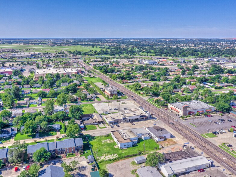 More Photos Of 227 W MacArthur Dr, Midwest City Auto Repair For Sale