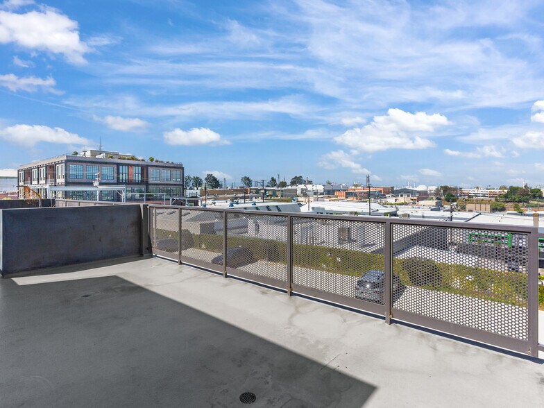 More Photos Of 215-237 California St, El Segundo Loft Creative Space For Sale