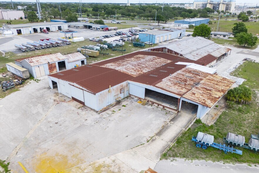 More Photos Of 100 Thornhill Rd, Auburndale Manufacturing For Sale