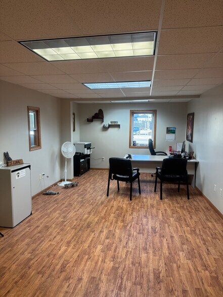 More Photos Of 718 E 13th St, Glencoe Medical For Lease