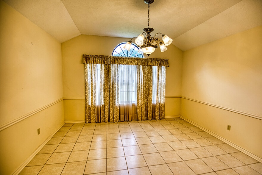More Photos Of 655 Farmers Rd, Brenham Loft Creative Space For Sale
