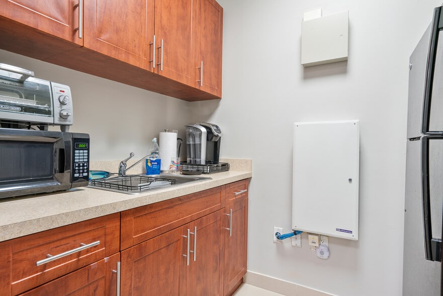 More Photos Of 7301 Wiles Rd, Coral Springs Medical For Sale