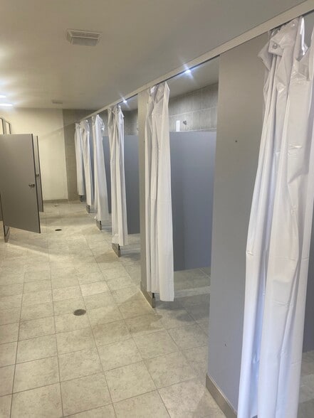 More Photos Of 8301 S Figueroa St, Los Angeles Hotel For Sale