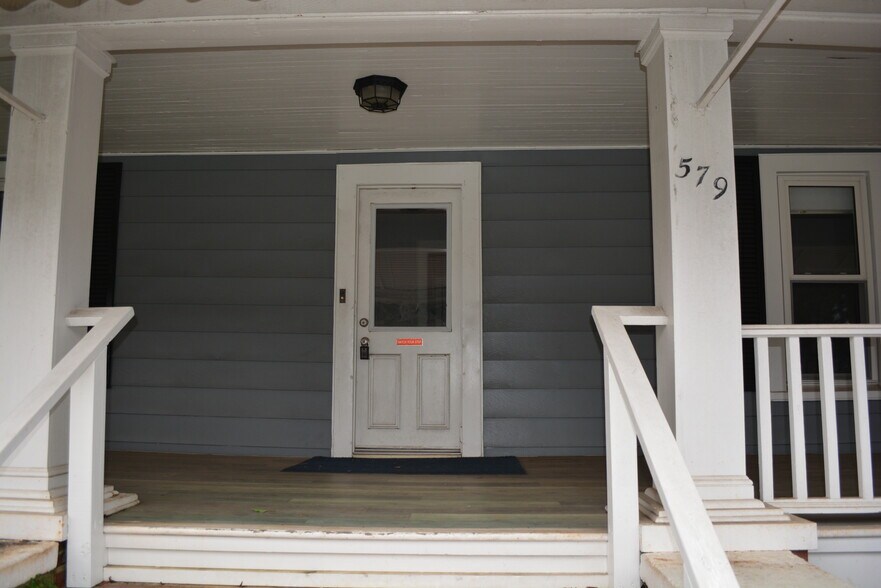 More Photos Of 579 West St, Pittsboro Office For Lease