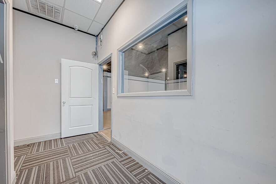 More Photos Of 9400 Glenfield Ct, Houston Unknown For Lease