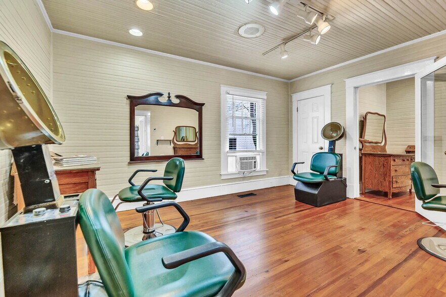 More Photos Of 104 State St, Greensboro Freestanding For Sale