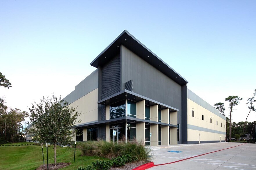 Primary Photo Of 3955 Interwood Pky S, Houston Warehouse For Sale