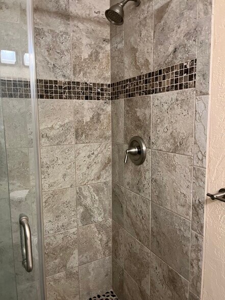 More Photos Of 195 Prairie Hawk Dr, Castle Rock Warehouse For Lease