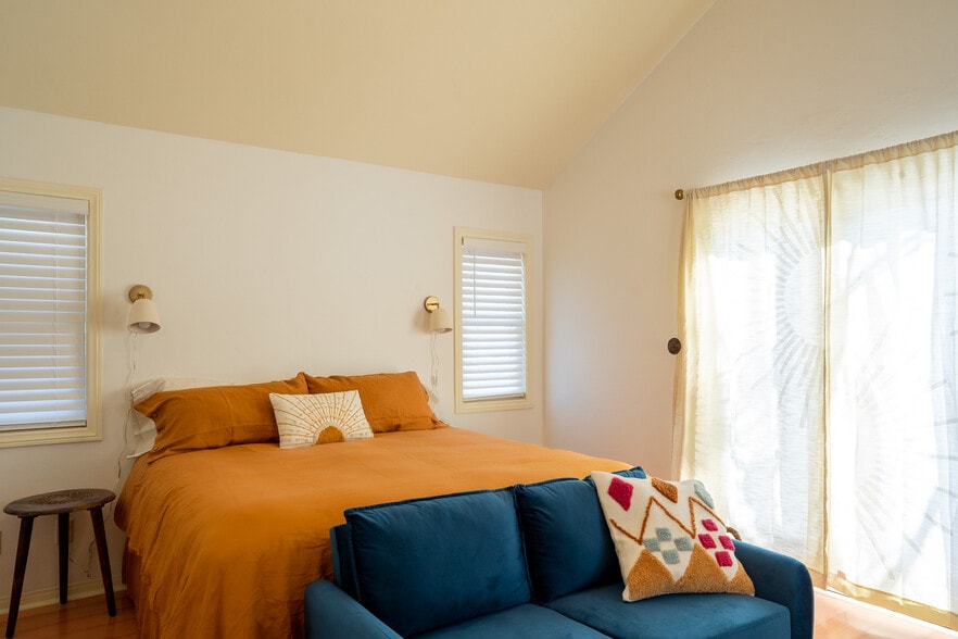More Photos Of 15 S 100 E, Escalante Hotel For Sale