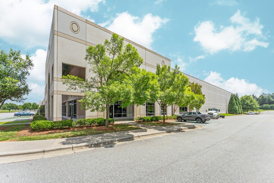 More Photos Of 1150 Pleasant Ridge Rd, Greensboro Unknown For Lease