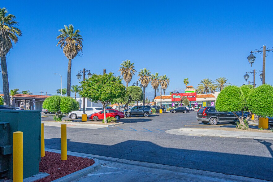 More Photos Of 889 W Florida Ave, Hemet Freestanding For Sale